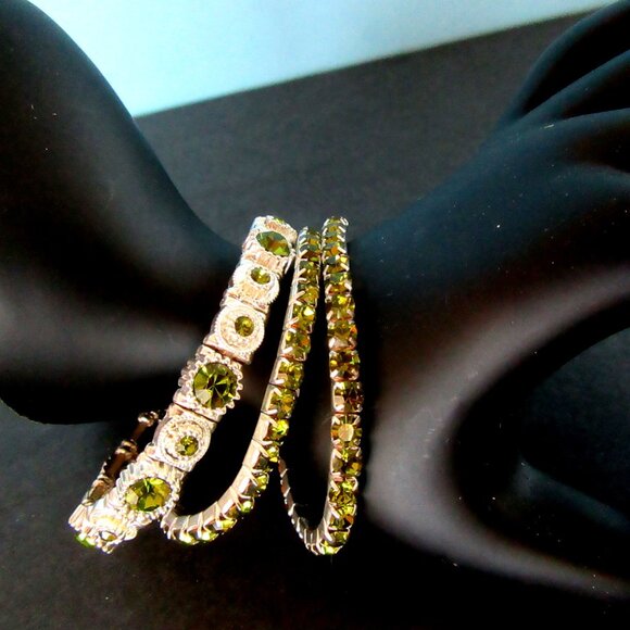 Peridot green rhinestone stretch bracelets - set of 3 - silver tone bands - Picture 5 of 6
